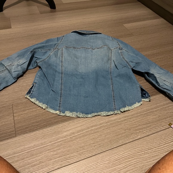 Cropped Denim Jacket with Frayed Hem - Picture 7 of 7